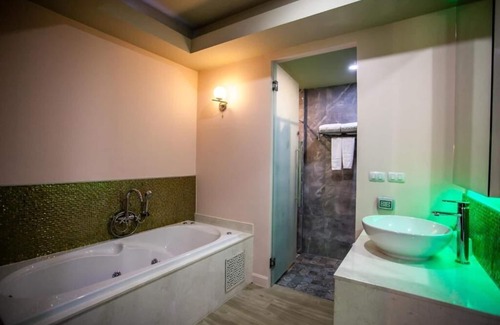 Ban Khlong Haeng Resort | Hula Hula Premier Romantic Villa (Included Breakfast)