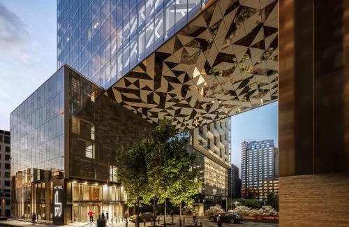 International District Hotel | Humaniti Hotel Montreal, Autograph Collection