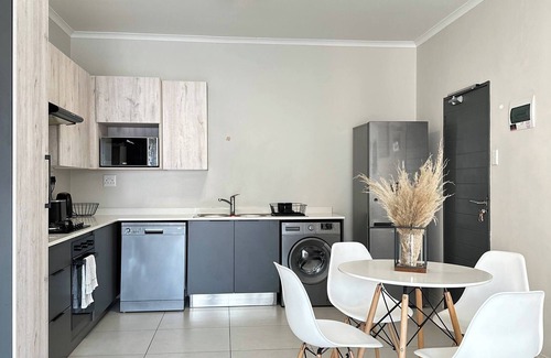 Greater Johannesburg Metropolitan Area Apartment | Humble Abode - 93 On New - Midrand