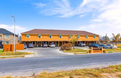 Pharr Apartment | Hummingbird Haven 2 Cozy Comfort Haven - Parking at No Extra Cost