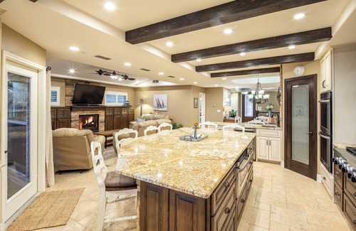 Canyon Lake House | Hummingbird Hideaway - Canyon Lake Waterfront with pool and hot tub!