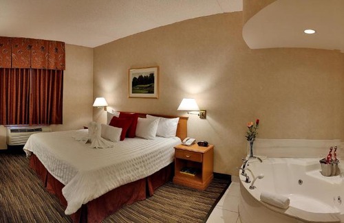 Downtown Winnipeg Hotel | Humphry Inn and Suites