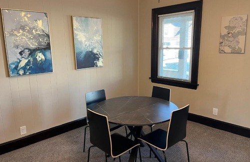 Norwood House | Hunter #1, Private One Bed near Xavier & Downtown