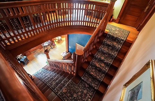 Midtown House | Hunter Hound