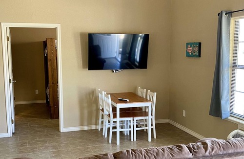 Concan Cabin | Hunter's Ridge Cabins - 2