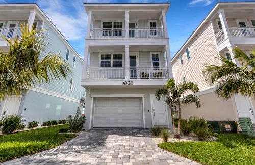 Cortez House | Hunters Haven by SkyRun Anna Maria