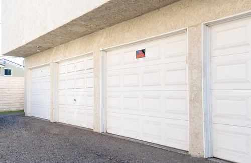 Huntington Beach Apartment | Huntington Beach 2BDR Long Term Stay 5min to Beach