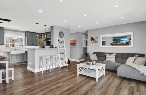 Huntington Beach House | Huntington Beach 2 bedroom house close to the beaches with a pool and spa.