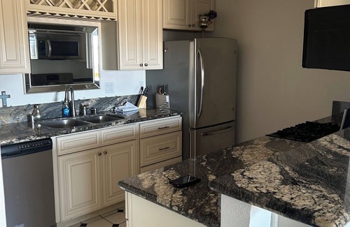 Huntington Beach Condo | Huntington Beach 5-10 minutes from the beach