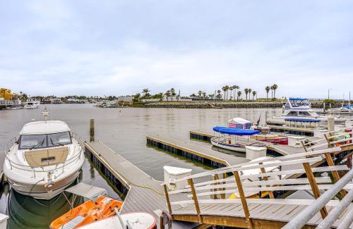 Huntington Beach Apartment | Huntington Beach Condo, Walk to Harbour and Beaches!