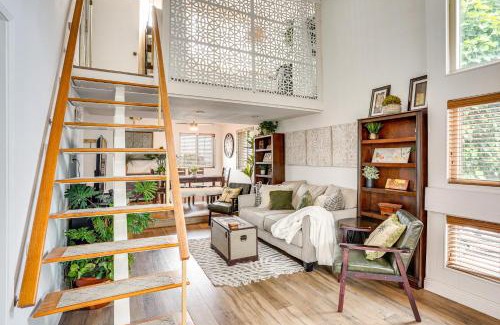 Huntington Beach Apartment | Huntington Beach Condo, Walk to Harbour and Beaches!