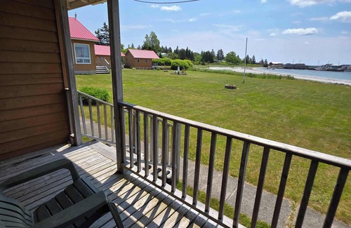 Hunts Point Cabin | Hunts Point 1-BR Coastal Retreat - Cottage # 7