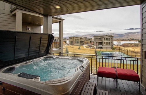Ogden House | Huntsville, Utah Townhome near Snowbasin Ski Resort.EW28