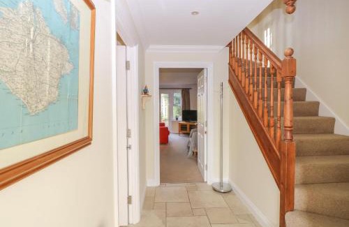 Freshwater House | Hurst View