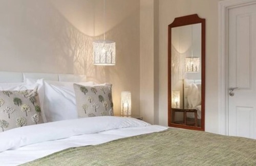 Peaslake Hotel | Hurtwood Hotel