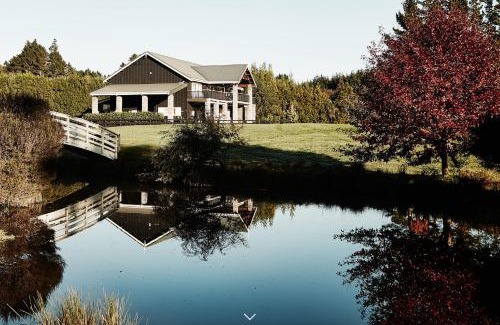 Riverhead Villa | HUs - Boutique Venue & Accommodation