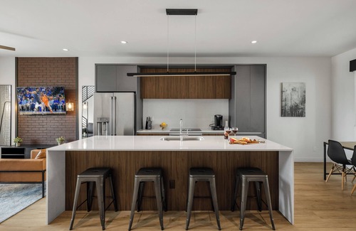 Casa Granada Townhouses House | Hush House - Hot Tub - Heart of Old Town