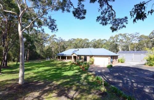 Woollamia House | Husky Hideaway