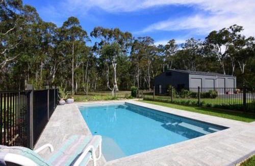 Woollamia House | Husky Hideaway