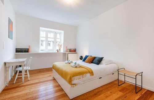 Ghent Apartment | Huswell - Central 'The Crown' apartment in Ghent