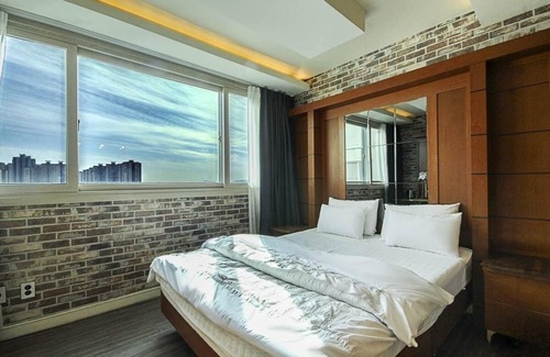 Buk-gu Hotel | hwamyeong sky hotel
