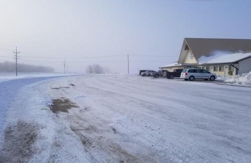 Oak Point Hotel | HWY6HOTEL