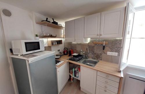 Hyeres City Centre Apartment | Hyères studio refait à neuf dans la cité médiévale