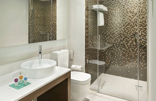 Al Muraqqabat Hotel | Hyatt Place Dubai Al Rigga Residences