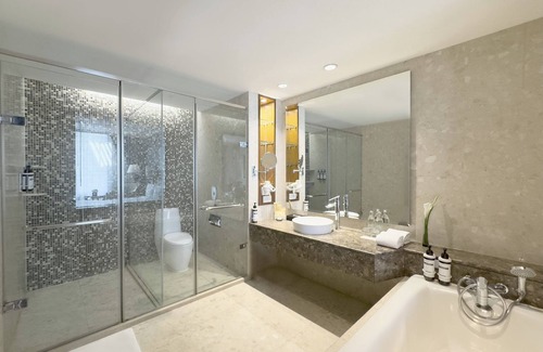 Nong Prue Hotel | Hyatt Regency Bangkok Suvarnabhumi Airport