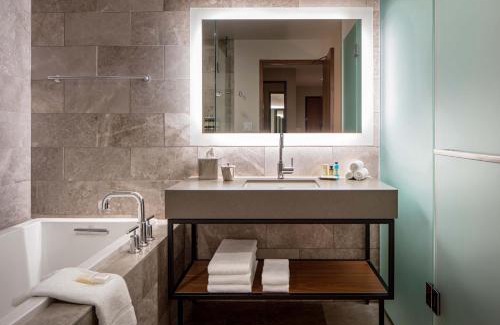 Renton Hotel | Hyatt Regency Lake Washington at Seattle's Southport