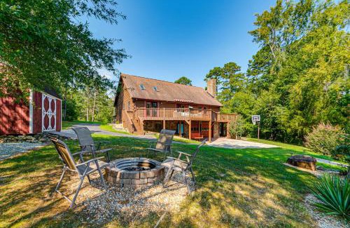 Semora House | Hyco Lake Escape with Deck and Dock Families Welcome!