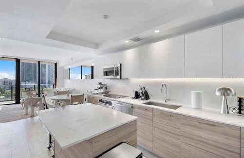 Downtown Miami Apartment | Hyde Midtown Luxurious Ocean View Apartment
