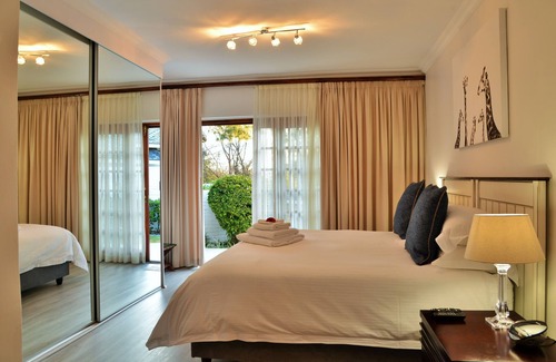 Greater Johannesburg Metropolitan Area Bed & Breakfast | Hyde Park Guest House