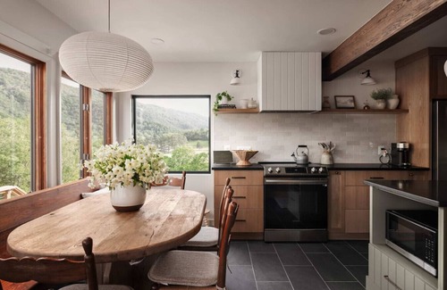 Fishers Hill Apartment | Hygge River House | Luxury Retreat w/Hot Tub & Shenandoah Views