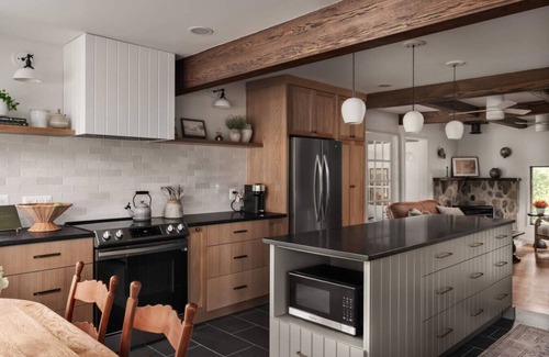 Fishers Hill Apartment | Hygge River House | Luxury Retreat w/Hot Tub & Shenandoah Views