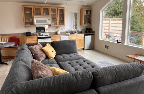 Anacortes Cabin | I'm Your Huckleberry.or.Guemes Island Cabin with stunning views