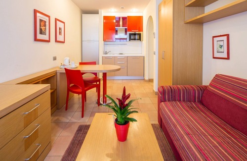 Zona XXX Castel Fusano Apartment | I Triangoli Residence