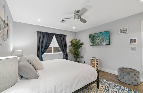 Wooten House | I ❤️ You ATX! Tribute home to Austin✨Luxe Single Story Home!10 min to downtown✨