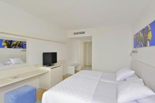 San Eugenio Hotel | Iberostar Waves Bouganville Playa