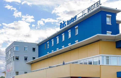 Himmelreich Hotel | Ibis Budget Salzburg Airport - Self-Check-In