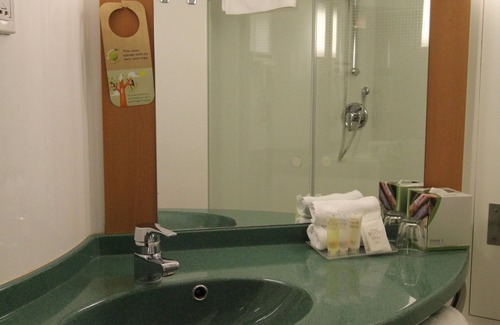 Newcastle West Hotel | ibis Newcastle