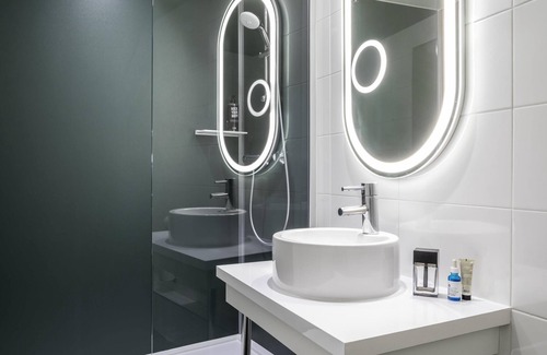 Saint Blaise Hotel | ibis Paris Nation Davout