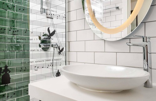 Cathedrals Hotel | ibis Styles London Southwark – near Borough Market