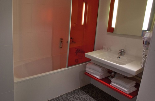 Pont des Demoiselles-Montaudran-La Terrasse Hotel | ibis Styles Toulouse Cite Espace