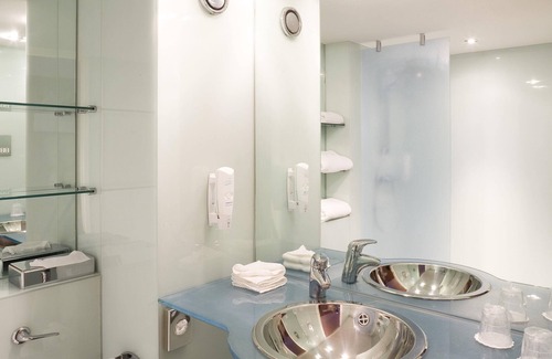 St. Thomas Hotel | ibis Swansea