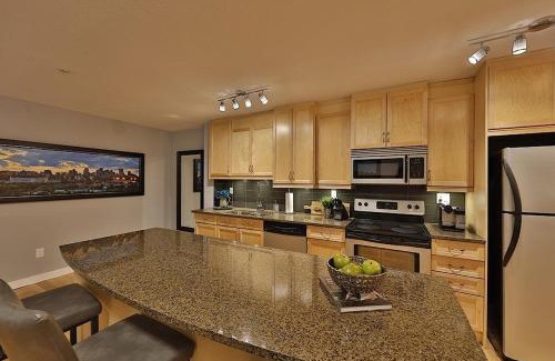 Downtown Edmonton Apartment | Ice District 2 Kings Underground Park Patio