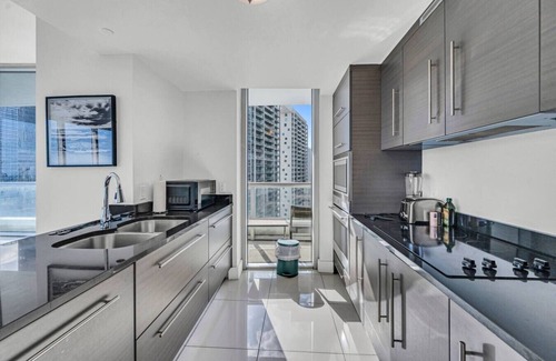 Downtown Miami Apartment | Icon Brickell - 29th Floor - Ocean & City Views