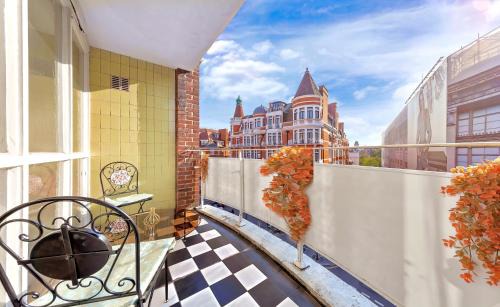Knightsbridge Apartment | ICONIC Apartment with TERRACE on Harrods
