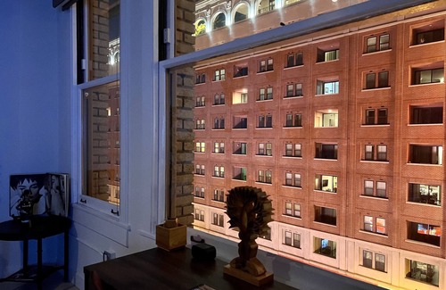 Downtown Los Angeles Condo | Iconic Heart of DTLA Loft with Rooftop Pool/Jacuzzi/Skyline
