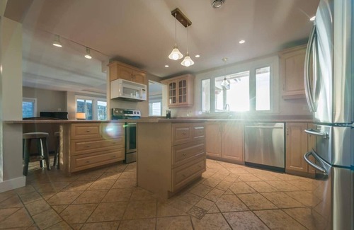 Downtown St. John's House | Iconic Red | Top of the Battery | Ocean & City Vw